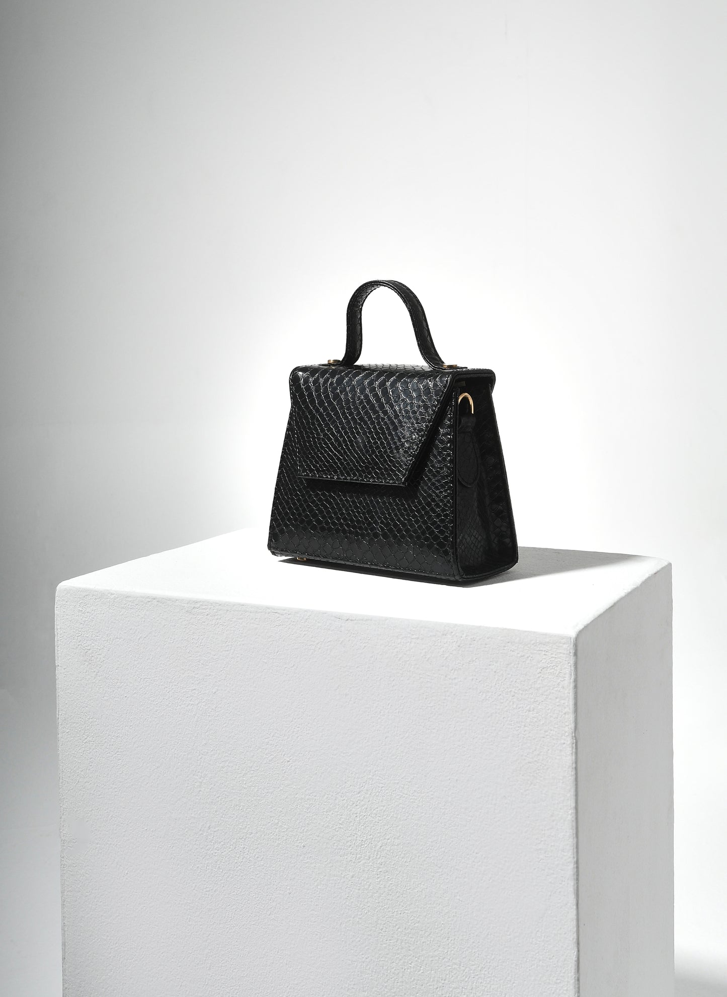 Black Pauline snake print