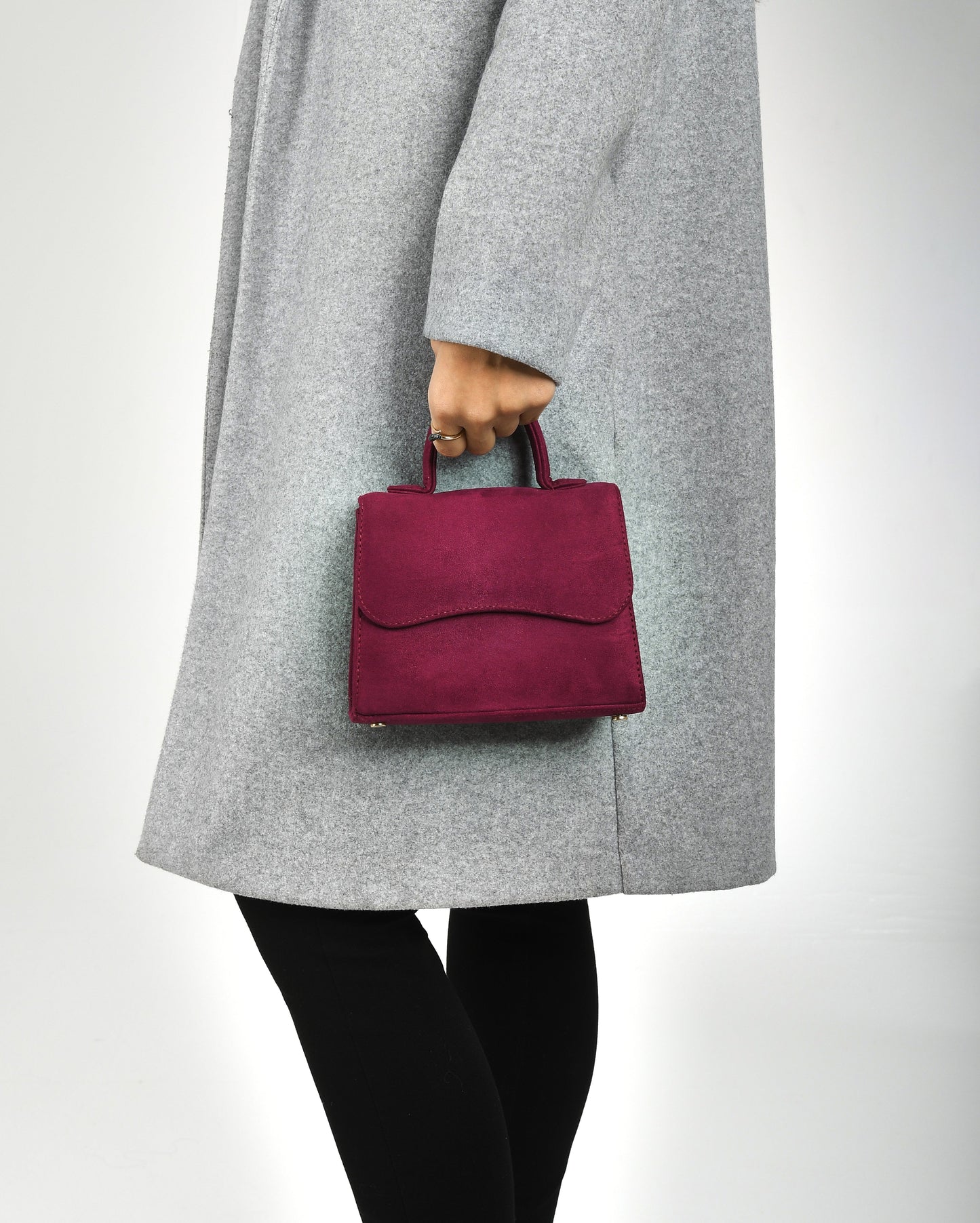 Burgundy Velvet Léa