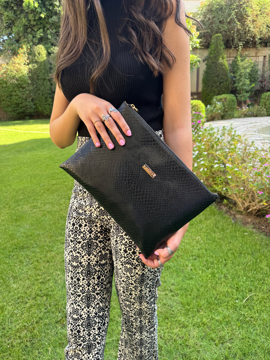 Black clutch